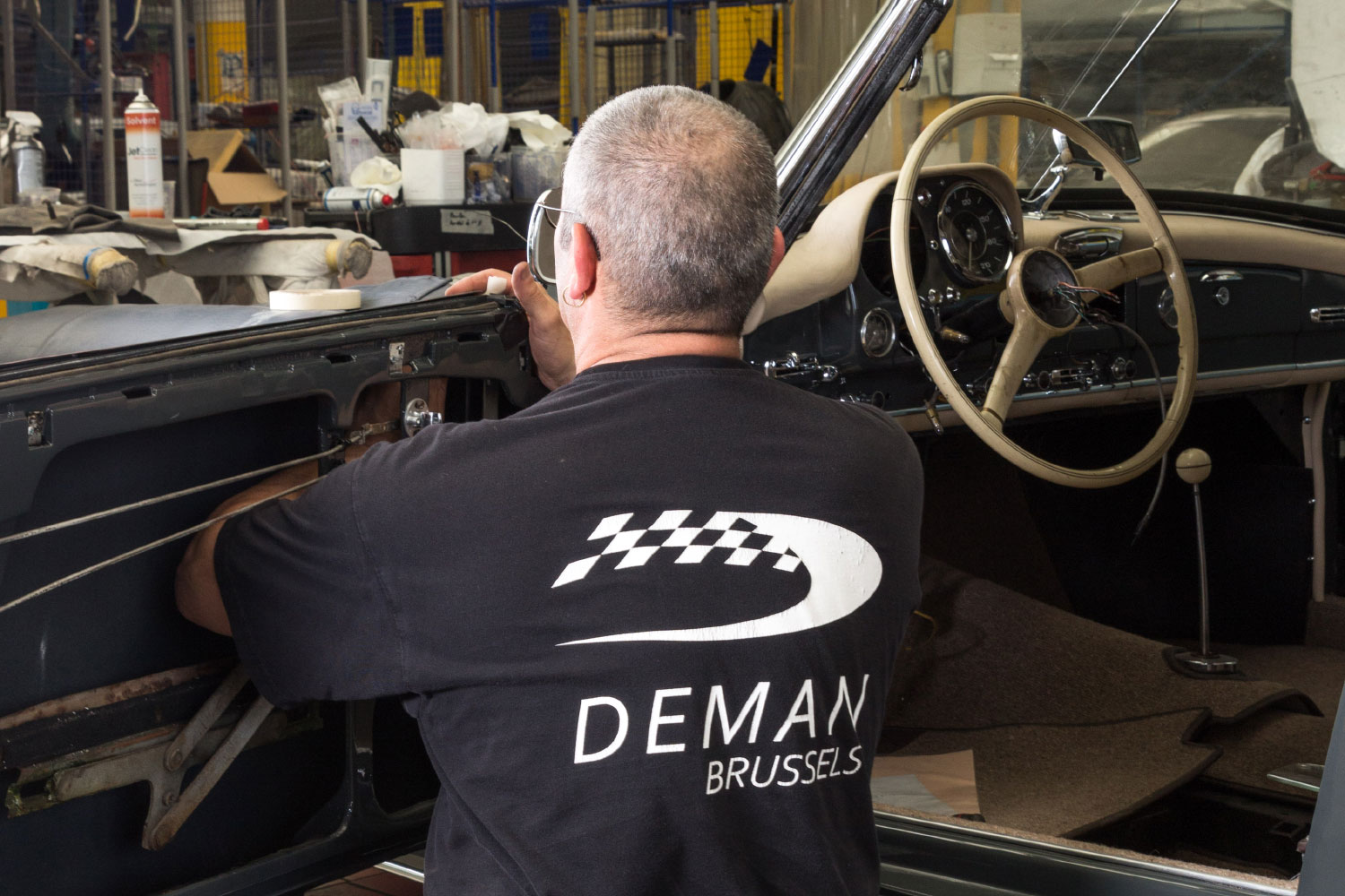 Mercedes Deman showroom